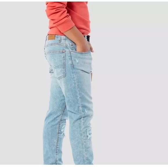 DENIZEN® from Levi's® Boys' Taper Jeans - X-Ray Light Wash - Picture 2 of 3